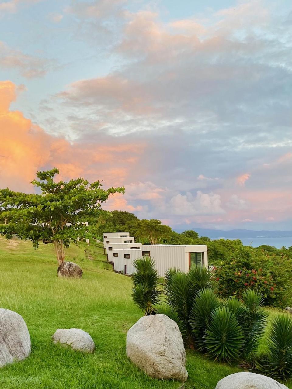 Отель Lejos Eco Retreat Вьекес Экстерьер фото